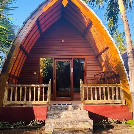 Oktavia Bungalows Gili Islands Exterior photo